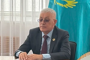 В СКО руководитель КГУ «Қоғамдық келісім» Кемель Оспанов рассказал о роли новой Конституции в развитии страны