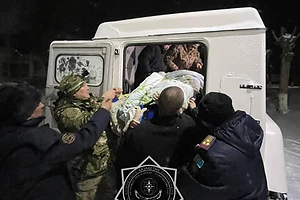 В Жамбылском районе СКО спасатели в условиях непогоды эвакуировали тяжелобольную женщину 1943 года рождения