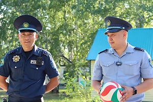 Полицейские района М. Жумабаева СКО обеспечивают круглосуточную безопасность в детском лагере и проводят профилактические встречи с ребятами