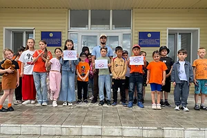 Школьники Тимирязевского района СКО приняли участие в фотоакции «Мы против наркотиков»