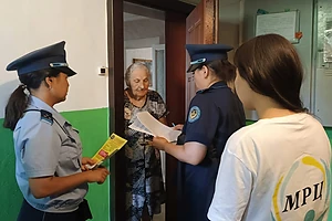 В Петропавловске продолжают борьбу с интернет-мошенничеством при помощи профилактических встреч с горожанами