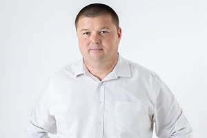 От детской страсти к электронике до уроков искусственного интеллекта: как учитель информатики Иван Панчук из СКО воспитывает будущих IT-специалистов