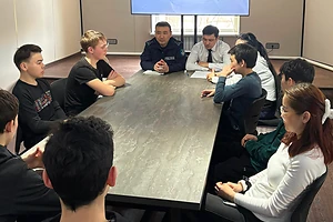 В Акжарском районе Северо-Казахстанской области обсудили вопросы правовой грамотности молодежи на круглом столе