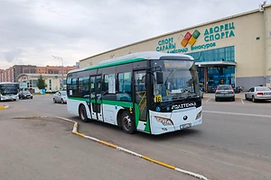 Бесплатные автобусы в Петропавловске помогают горожанам добраться до избирательных участков, чтобы проголосовать на выборах в Курултай РК