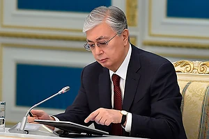 28 тамыз күні Астанада Қазақстан Республикасы бірінші шақырылымы Құрылтайының алғашқы сессиясы өтеді