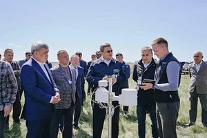 С ходом посевной кампании и реализацией ряда проектов ознакомился аким СКО в ходе поездки в Кызылжарский район