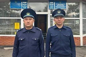 В СКО полицейские спасли 86-летнюю пенсионерку, которая ночью провалилась в канаву с ледяной водой