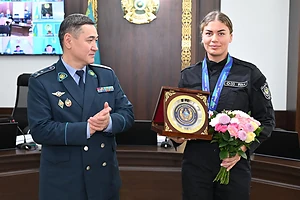 Начальник ДП СКО поздравил известную спортсменку Наталью Богданову с бронзовой медалью Азиатских игр