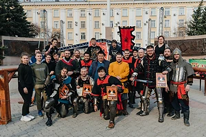 Когда сталь звенит, а прошлое становится реальностью: в Петропавловске клуб исторической реконструкции «Temir Tumen» возвращает зрителей в эпоху рыцарей, воссоздавая доспехи, турниры и традиции Золотой Орды