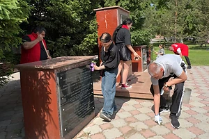 В Петропавловске в преддверии Дня памяти жертв политических репрессий и голода провели акцию «Киелі мекен»