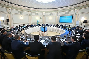 Мәулен Әшімбаев: Конституция бойынша референдум - саяси жүйені демократияландыру жолындағы маңызды қадам