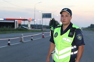 На аварийно-опасном участке трассы «Челябинск - Новосибирск» в районе М. Жумабаева СКО полицейские организовали временное сужение проезжей части