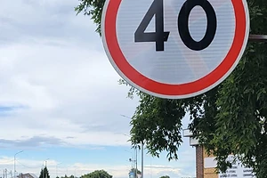 В Петропавловске возле озера Пёстрое ограничили скорость движения до 40 км/ч из-за роста числа ДТП