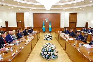 Олжас Бектенов ауыл шаруашылығы техникасын өндіруші әлемдік компаниялармен кездесу өткізді: Қазақстанда өндірісті локализациялау бойынша жаңа келісімдерге қол қойылды