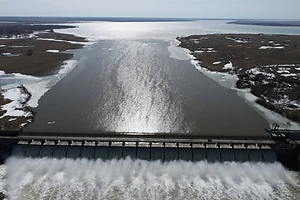 Уровень воды на Сергеевском водохранилище в СКО продолжает увеличиваться - перелив через гребень плотины вырос до 111 сантиметров