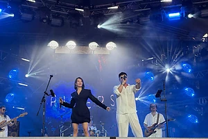 Эстрадная музыка звучит на сцене QYZYLJAR MUSIC FEST в Петропавловске