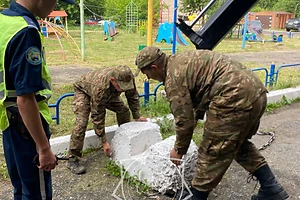 Мешающие пожарным машинам преграды демонтируют во дворах Петропавловска